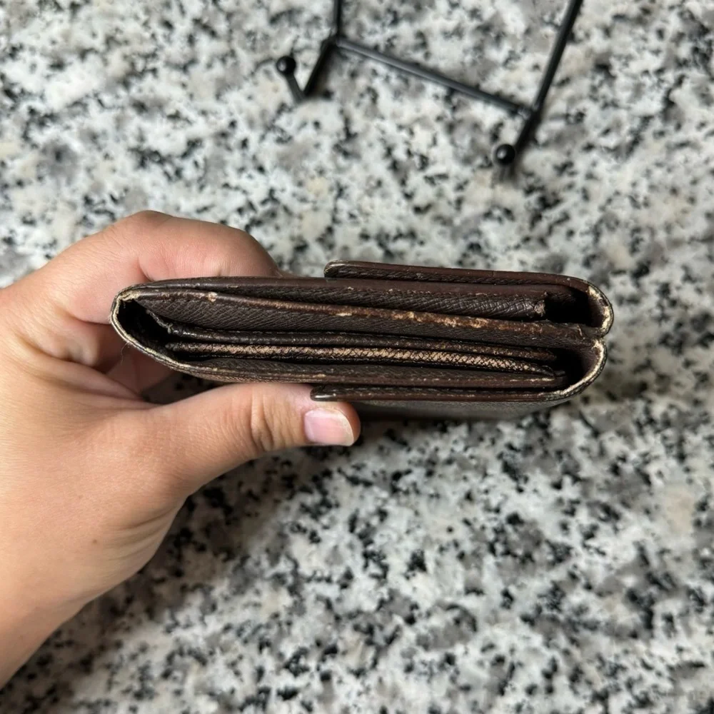 Louis Vuitton | Damier Portefeiulle Elise Bi Fold Compact Wallet SP0020